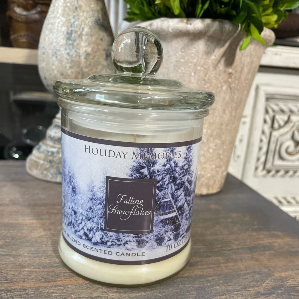 Holiday memories falling snowflakes 10 oz glass jar candle Langley Empire